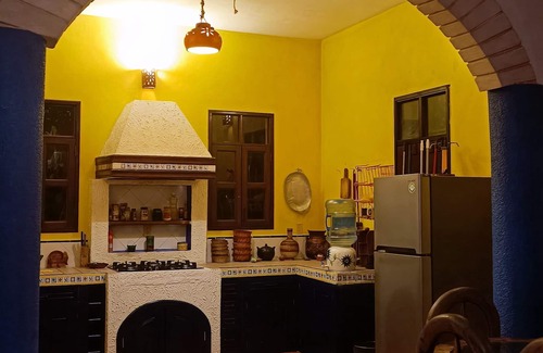 Pisté Casa | La casa de piedra y colores