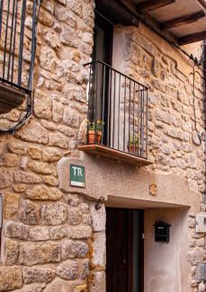 Horta de Sant Joan Casa | La Casa del Castell