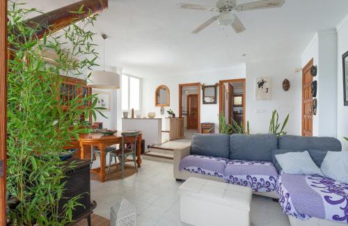 Alcanada Chalet De Esquí | La Casa del Far