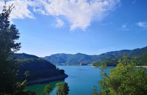 Rocca Sinibalda Casa | La casa del lago
