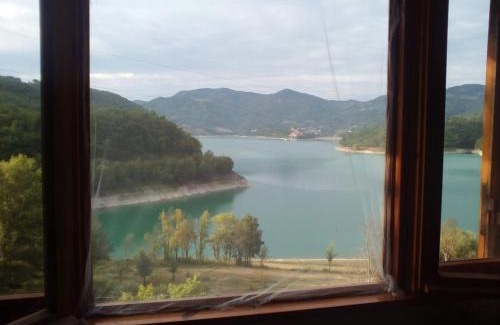 Rocca Sinibalda Casa | La casa del lago