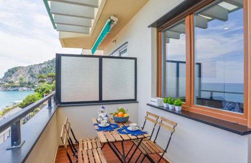 Bergeggi Apartamento | La Casa del mare di Ginni e Virgi by Holiday World