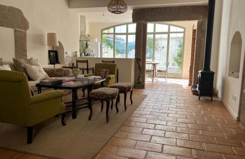 Oropesa Casa | La Casa del Pasadizo elegante casona restaurada con piscina
