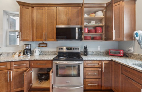 Eckington Casa | La Casa del Professore - 4BR/3.BA, Free St. Parking, Spacious Deck & Yard
