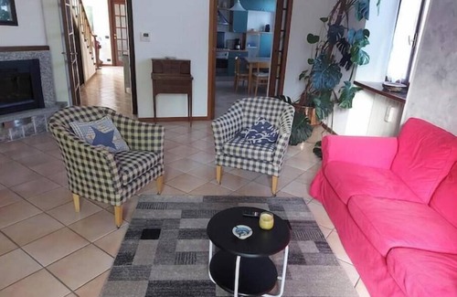 Comabbio Apartamento | La Casa di Anna: Lake Maggiore area. Private Beach