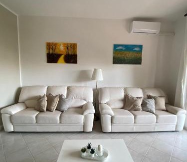 Zona XXXIII Acilia Sud Apartamento | La Casa di Carlotta e Camilla