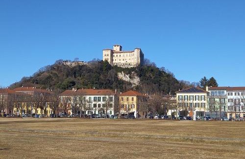 Angera Apartamento | La Casa Di Lillo - Angera