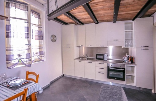 Angera Apartamento | La Casa di Lillo Angera