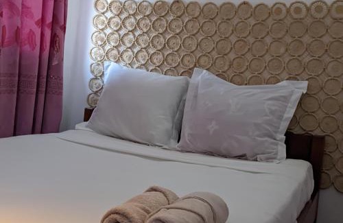 Antananarivo Avaradrano Hotel | La Casa Di Luna - Hotel with Pool and Restaurant in Antananarivo