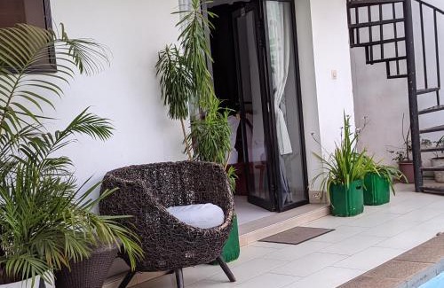 Antananarivo Avaradrano Hotel | La Casa Di Luna - Hotel with Pool and Restaurant in Antananarivo