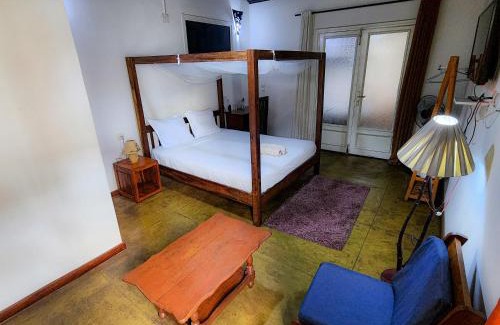 Antananarivo Avaradrano Hotel | La Casa Di Luna - Hotel with Pool and Restaurant in Antananarivo