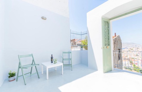 Symi Casa | LA CASA DI MARCONI