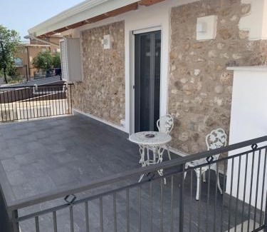 Formia Casa | LA CASA DI PIETRA