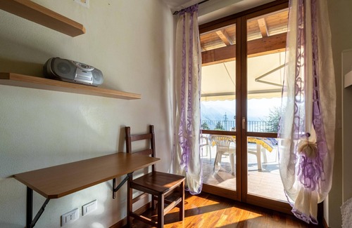 Solto Collina Apartamento | La Casa di Sarah in Solto Collina
