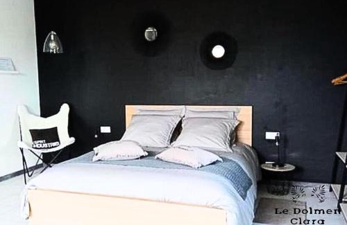 Plounevez-Lochrist Cama Y Desayuno | La Casa du Dolmen Clara, balnéo privée, entre terre et mer