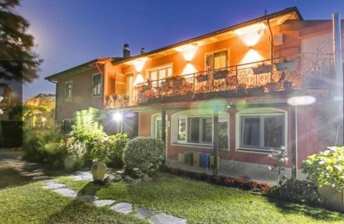 Montemarcello Casa | La Casa Fra gli Ulivi luxury apartments with pool near Cinque Terre and Tuscany