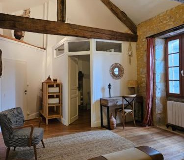 Issigeac Cama Y Desayuno | La Casa Nomade