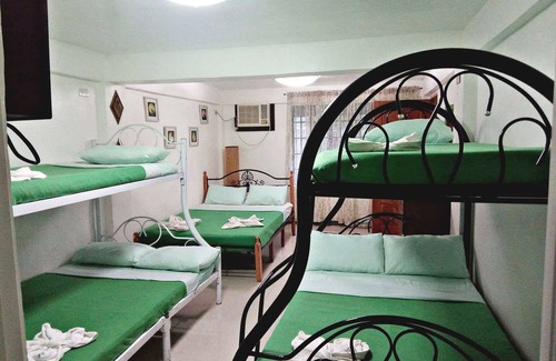Caramoan Hotel | La Casa Roa Hostel