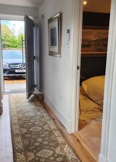 Cheltenham Casa | La Casa Rosa Cheltenham - free parking close to racecourse