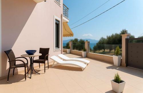 Marathias Casa | La Casa Rosa Seaside Getaway