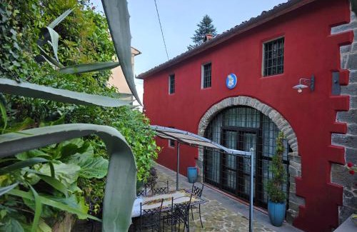 Macchino Villa | La Casa Rossa - Villa con piscina privata