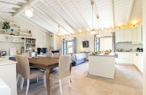 Corfu Town Apartamento | La Casa Sedici by Corfu Escapes