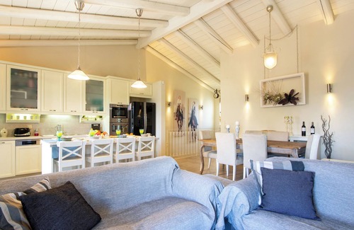 Corfu Town Apartamento | La Casa Sedici by Corfu Escapes