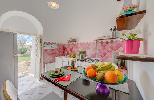 Cozzana Casa | La Casa Sulla Roccia Trulli Pool, Monopoli, Italy