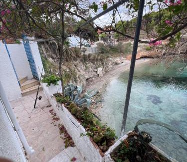 Frourion Casa | La casa sulle rocce House on the rocks