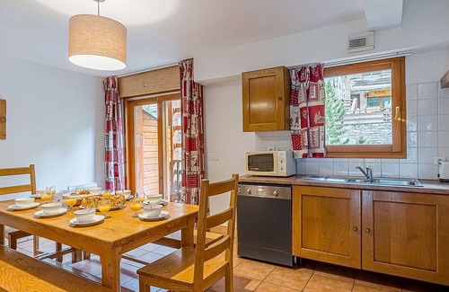Vaujany Apartamento | La Cascade by Interhome