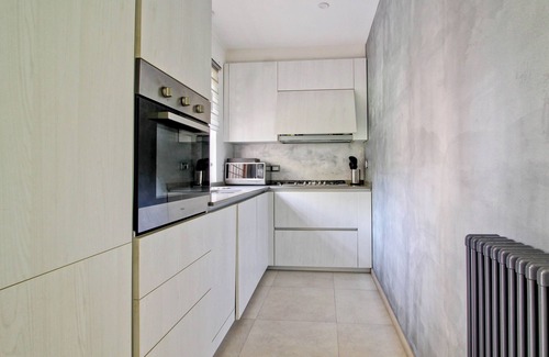 Zona XXVIII Tor de' Cenci Apartamento | La Casina di Tre Pini – Jardín y Aparcamiento