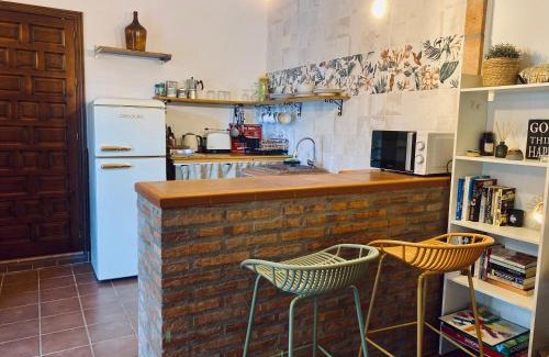 Alcalá de Guadaira Apartamento | La Casita del Cactus - Casa de campo con piscina