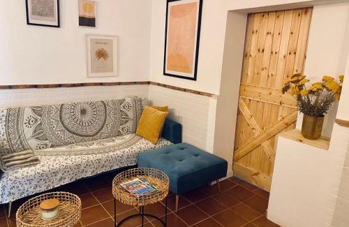 Alcalá de Guadaira Apartamento | La Casita del Cactus - Casa de campo con piscina