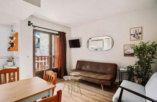 Sallent de Gállego Apartamento | La Casita del Arbol by Cardi Suites