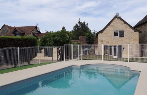 Vailhourles Casa | LA Cave de Pepe et sa Piscine
