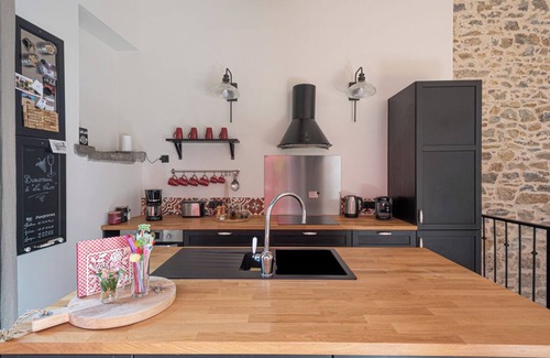 Conilhac-Corbieres Casa | "La Cueva" El encanto de una casa de vacaciones en el corazón de un pueblo de Corbières