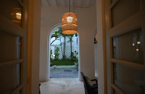 White Town Cama Y Desayuno | La Cedille - French Heritage House