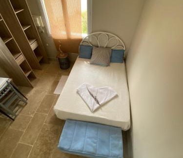 Saint-Maurice-la-Clouere Casa | La chambre solaire à la ferme