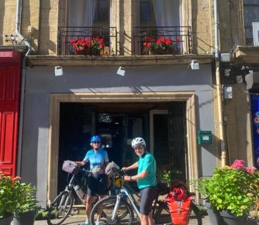 Sedan Cama Y Desayuno | La Chambre d'Angèle