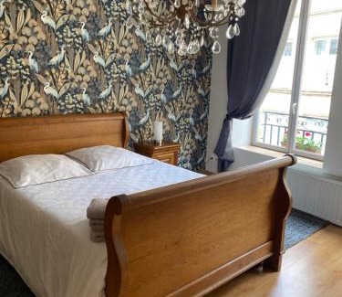 Sedan Cama Y Desayuno | La Chambre d'Angèle