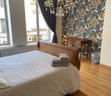 Sedan Cama Y Desayuno | La Chambre d'Angèle