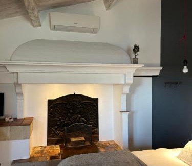 Verargues Cama Y Desayuno | La chambre de Léopoldine