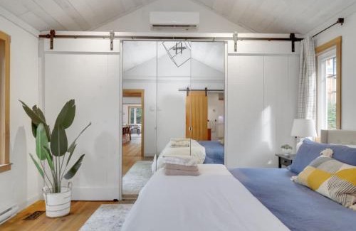 Val-des-Monts Casa | La Chataigne - Wilderness waterfront escape