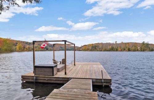 Val-des-Monts Casa | La Chataigne - Wilderness waterfront escape