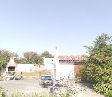 Saint Cyr du Doret Casa | La Chaume Gite Le Roseau Étoilé