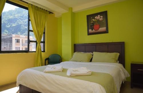 Baños de Agua Santa Hotel | La Chimenea Casa De Piedad
