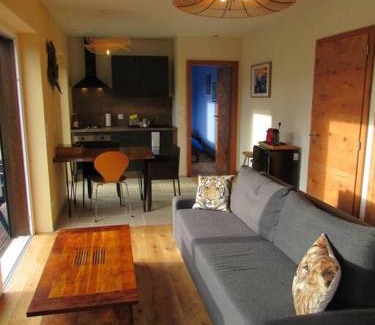 Dabo Apartamento | La chouette dort le gîte du retour à la source