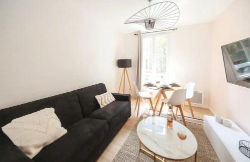 Anatole France Danton Apartamento | La Chrysalide