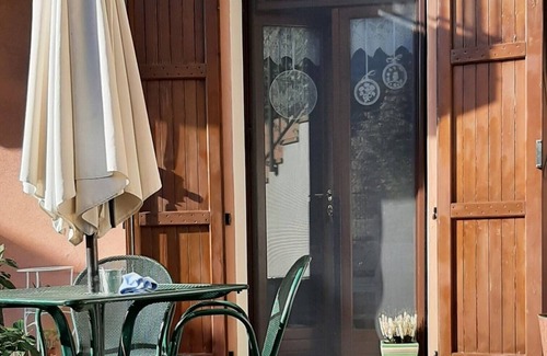 Nave Apartamento | La Civetta, elegant one-bedroom apartment with garden, private parking 10min from the city