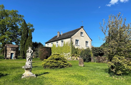 Savignac Casa | La Clé des Champs en Barbat, Casa en Plena Naturaleza en Parque Arbolado